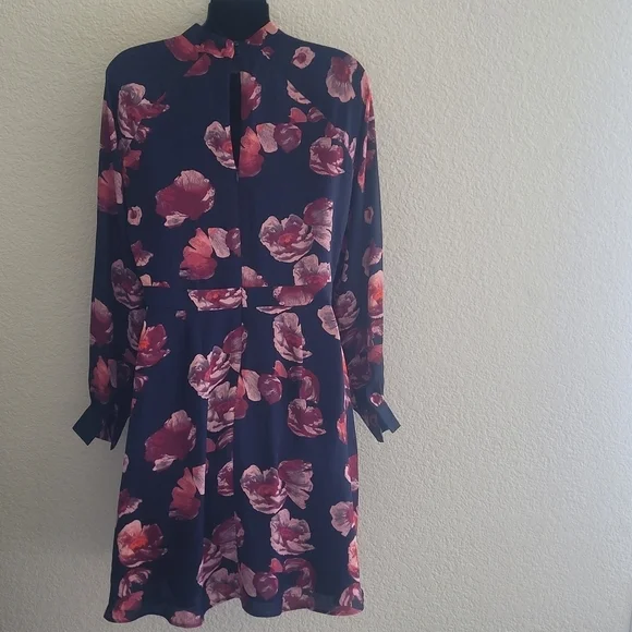 Banana Republic NWT Size 4 Mid Length Navy Blue Floral Dress